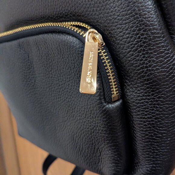 NWT Michael Kors Erin Medium Zip Pocket Leather Backpack Gold Tone Hardware - Picture 7 of 7